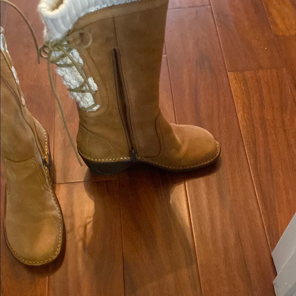 Women's Tan Knee-High Boots - Picture 4 of 5